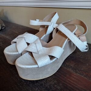 Janet Sport Cream Leather Croc Sandals Size 40 (9.5)
